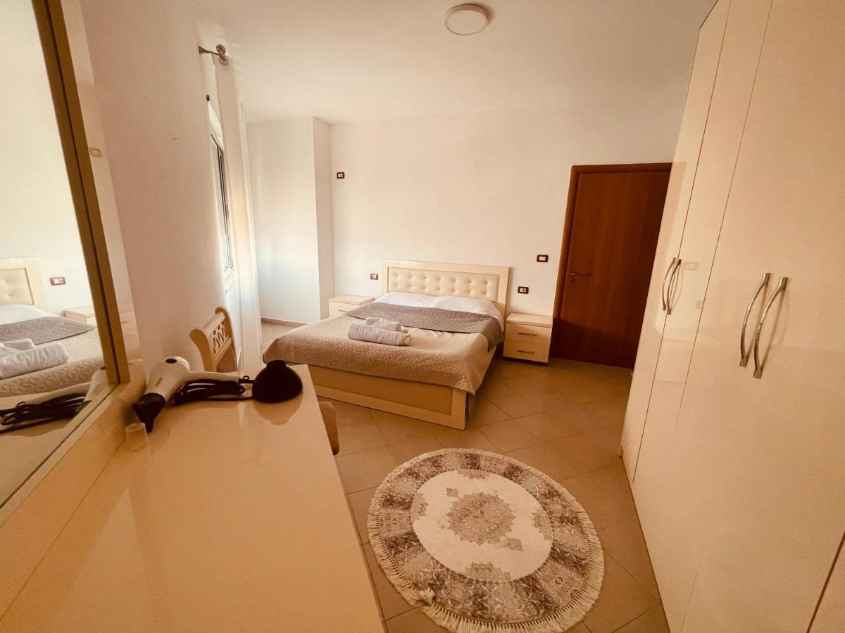 Sky 2 Apartment City Center Shkoder Bagian luar foto
